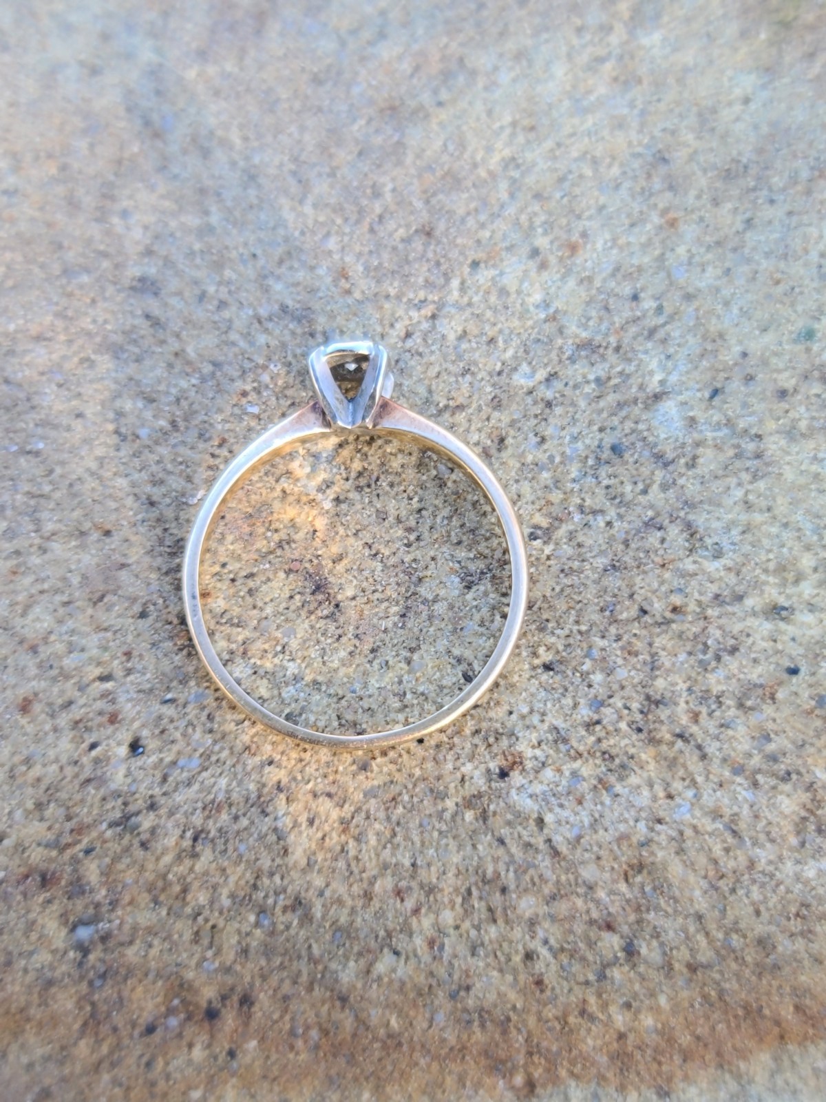 10k Solid Yellow Gold Diamond Solitaire Ring 7.5s… - image 4