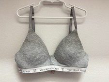 Victoria  s Secret T-Shirt Lightly Lined Wireless Bra 32B Heather Grey Logo Read