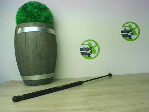 GASDRUCKFEDER VORNE VW Polo III (6N2) Hatchback 1.4 16V 75 (AUA) 6N0823359