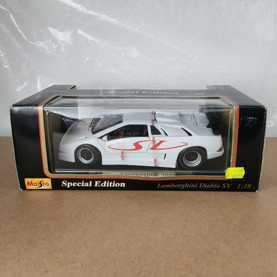 Maisto Special Edition Lamborghini Diablo SV 1996 1:18 weiß/rot mit OVP