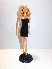 Barbie: 2009 BASICS COLLECTION 001 Model 06 BARBIE Doll NO BOX