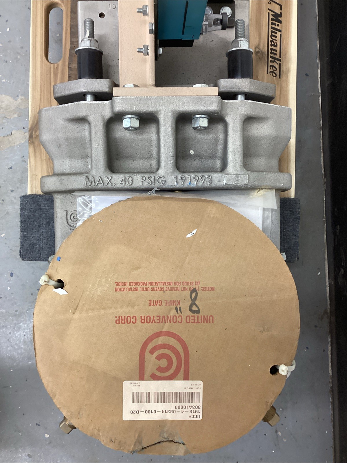 United Conveyor 1918-4-08314-0100-D20303A10000 8” AL Knife Gate Valve NEW