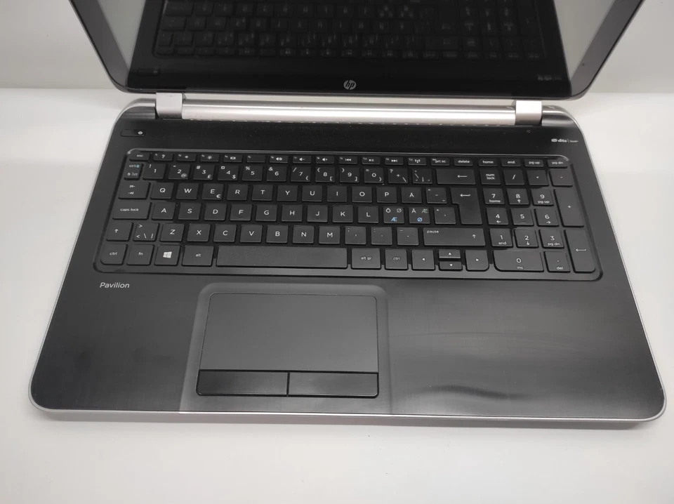 NOTEBOOK HP PAVILION 15 AMD A8-4555M 8GB RAM 1TB HD WIFI WEBCAM - Immagine 2 di 4