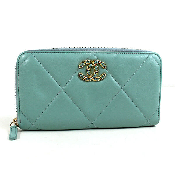 Chanel Round Zipper Long Wallet Matelasse Lambskin Light Blue R097 
