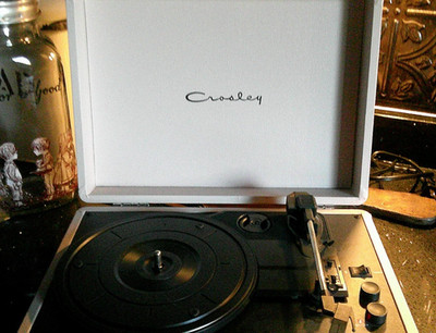 Crosley Cruiser Deluxe Portable 3 Speed Bluetooth Record Player Cr8005e
