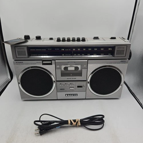 Vintage Sanyo Boombox M9925 Working In Good Condition