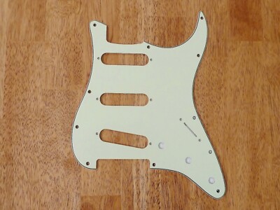 PICKGUARD 3 PLY VINTAGE MINT GREEN FOR STRATOCASTER