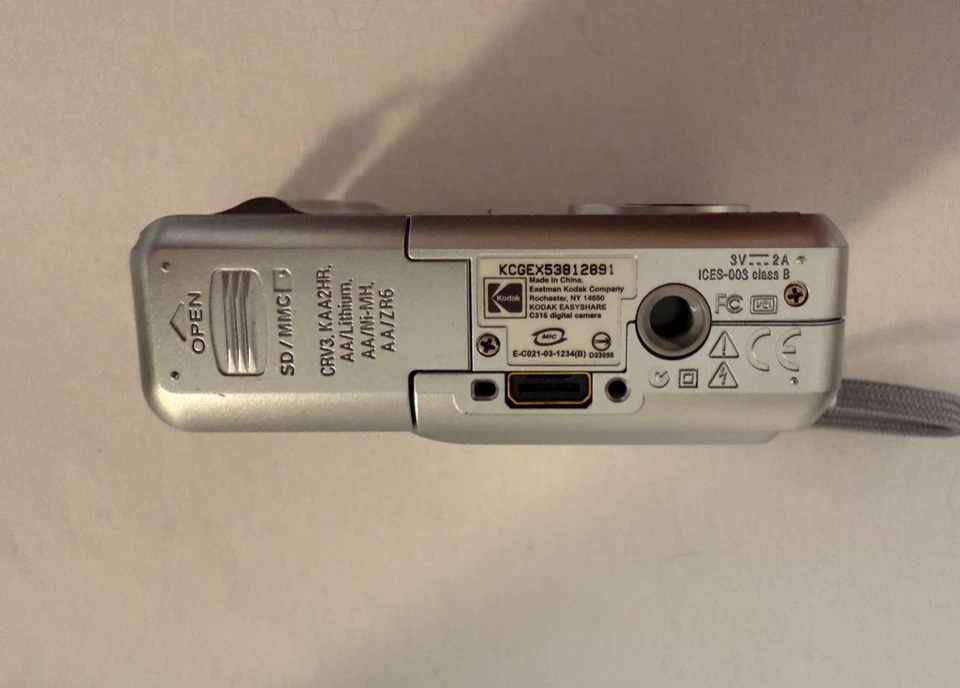 Kodak EasyShare C315 5.0 Megapixel Digital Camera -Silver - Image 4 of 4