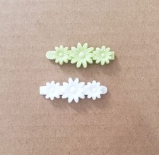 True VTG 1980's Hair Barrettes Goody Snap Tight Plastic Flowers Daisy Ser Of Two