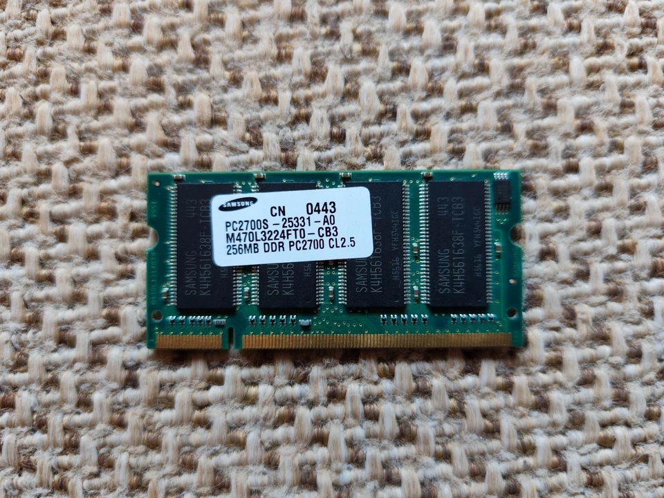 Samsung 256 MB SO-DIMM 333 MHz DDR SDRAM Memory (M470L3224FT0-CB3) - Image 3 of 4