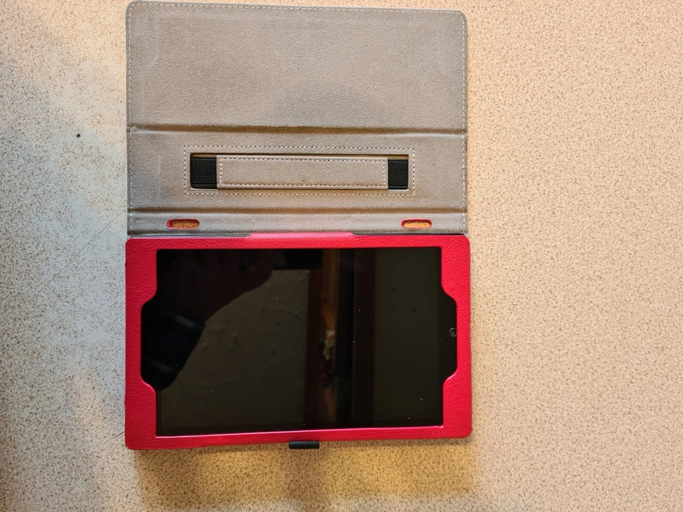 Amazon Kindle Fire HD8 5th Generation 8" Tablet 16GB Storage Wi-Fi - Black B+ - Image 4 of 4