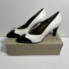 NIB Vintage Bruno Magli 7 Heels White Navy Blue Leather NEW
