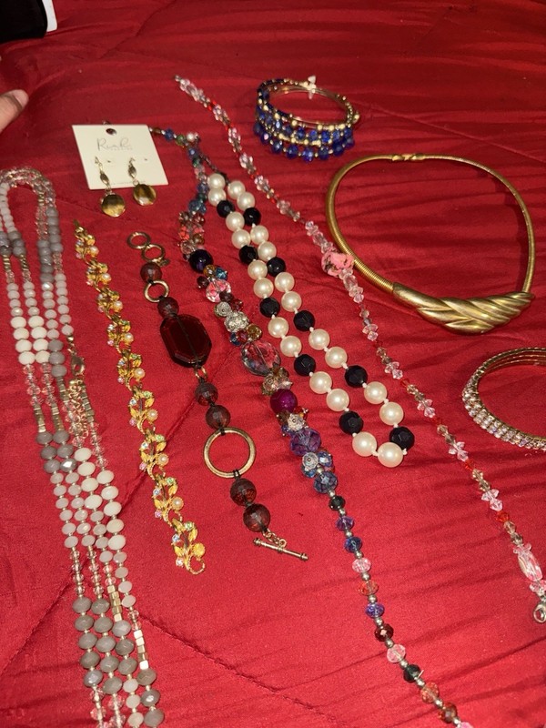 Vintage Costume Jewelry Lot Necklaces Bracelets Earrings Rhinestone Beaded Mixed