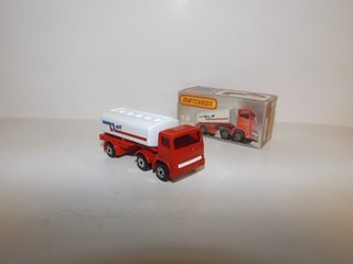 MATCHBOX S/F NO. 14 D LEYLAND TANKER RED/WHITE BLUE 'elf' LABEL MIB