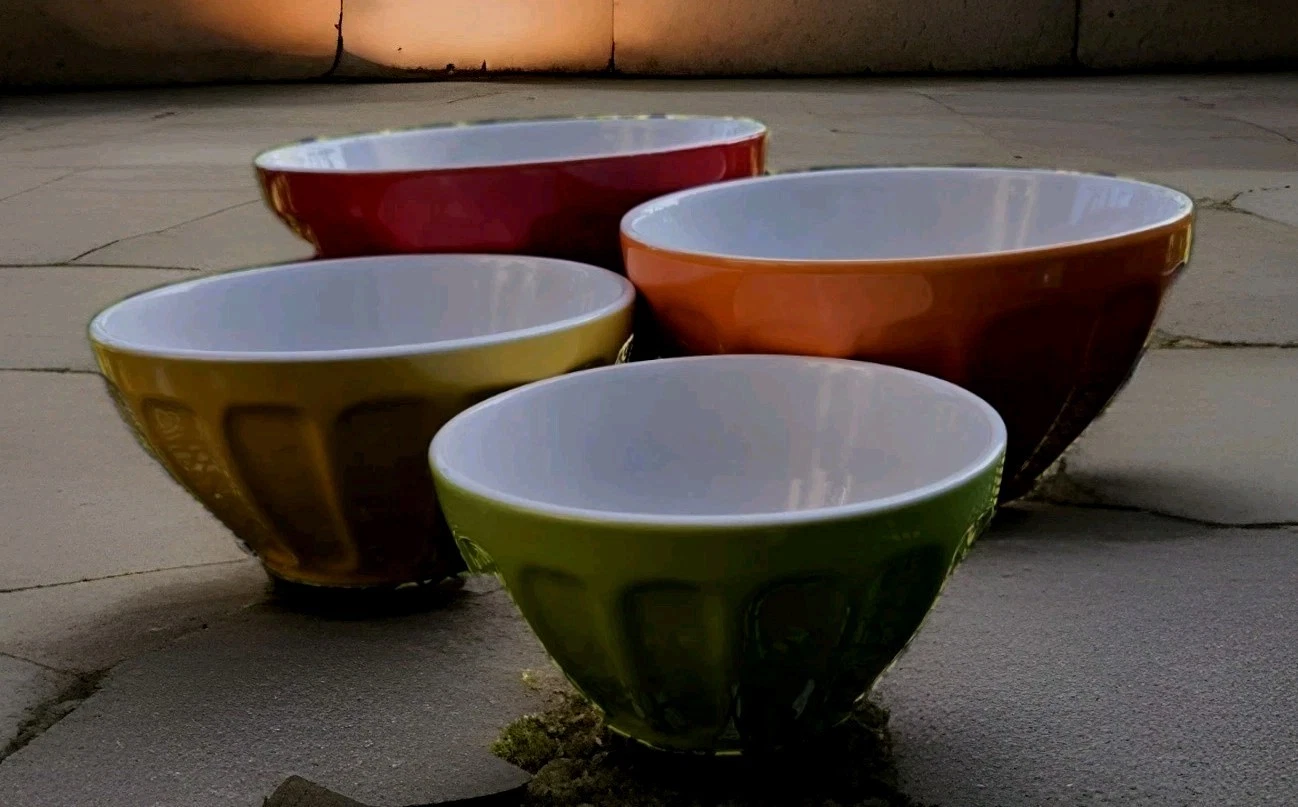 SET of 4 Home Essentials Ribbed Ceramic Mixing Bowls. Micro & Dishwasher Safe