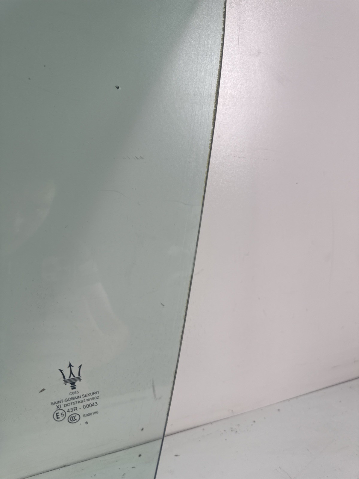 Maserati Ghibli S Q4 2014-2022 Front Left Door glass P/N 103453