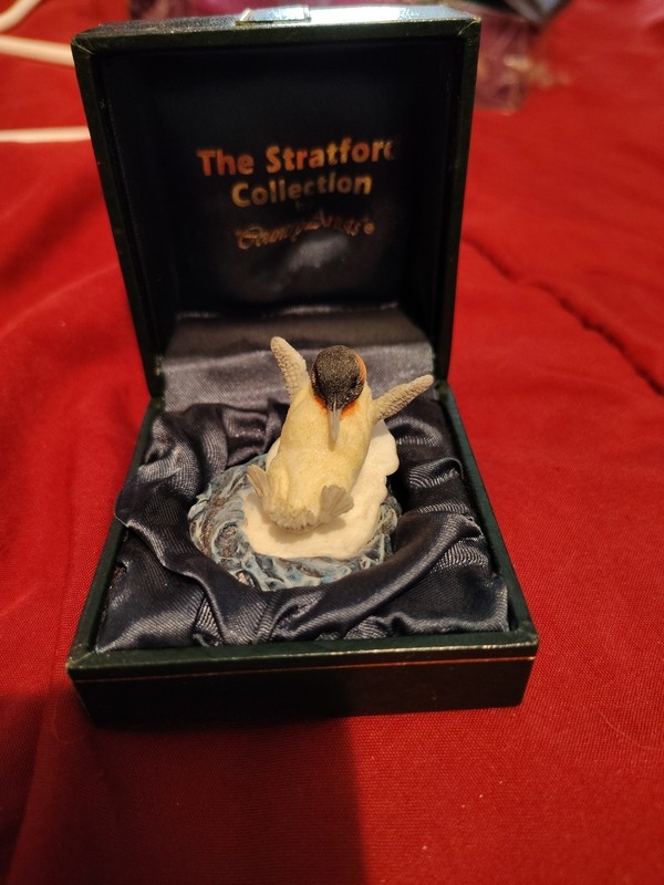 Vtg. Country Artists UK Stratford Collection Fun Loving Penguin Figurine New 
