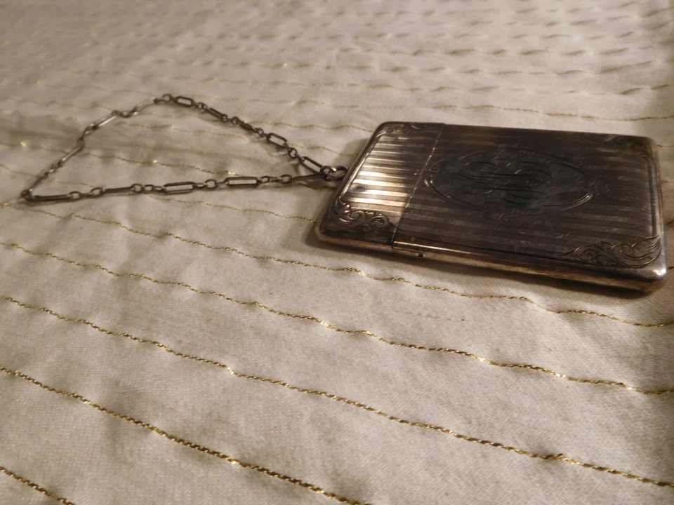 Antiguo estuche victoriano para tarjetas de visita para mujer con correa de cadena Foto 4 de 4