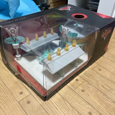 カーズ　プレシジョンシリーズ　v8カフェ　フロー　pixer cars マテル cars precision series v8 cafe flow pixer cars mattel #PCH6D0