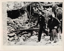 1965 Press Photo Royalty KING CONSTANTINE Of Greece SURVEYS EARTHQUAKE DAMAGE