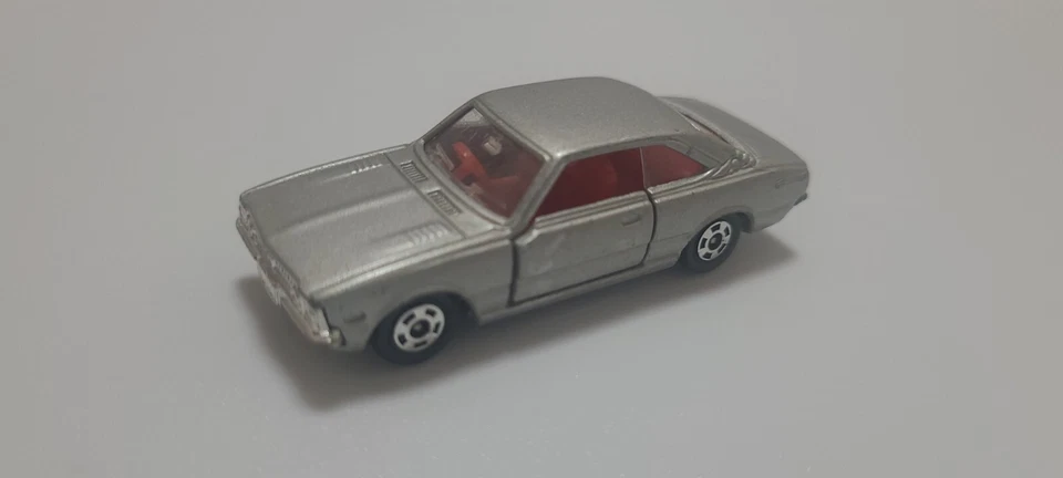 Tomica #89 丰田 Corona 2000GT Tomy 日本制造 开门/关闭 银色 — 第 3/4 张图片