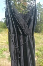 Vintage "Fantasy Nightwear" By Janice Lee Black Nightgown Lace Neckline SZ LG