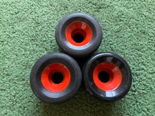 VINTAGE UNKNOWN BLACK RED SKATEBOARD ROLLER SKATE WHEEL LOT OF 3