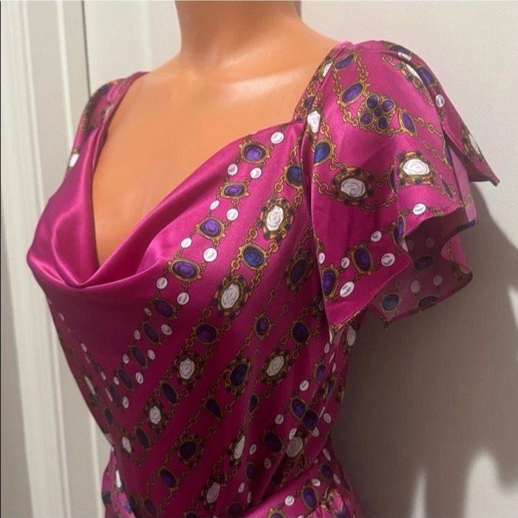 Túnica CACHE Magenta Satén Estampado Joya Capucha Cuello Cinturón M Mediana $89 Usada en Excelente Condición KL Foto 2 de 4