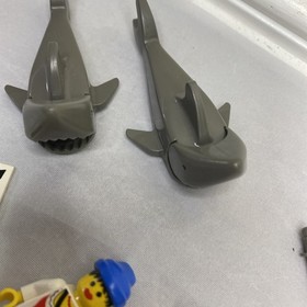 LEGO Pirates: Red Beard Runner 6290 Mini Figures Sharks Accessories