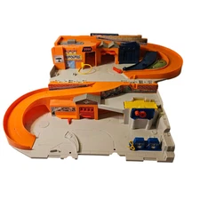 Hot Wheels Sto and Go Folding Playset Cars Racing Track Mattel 2015