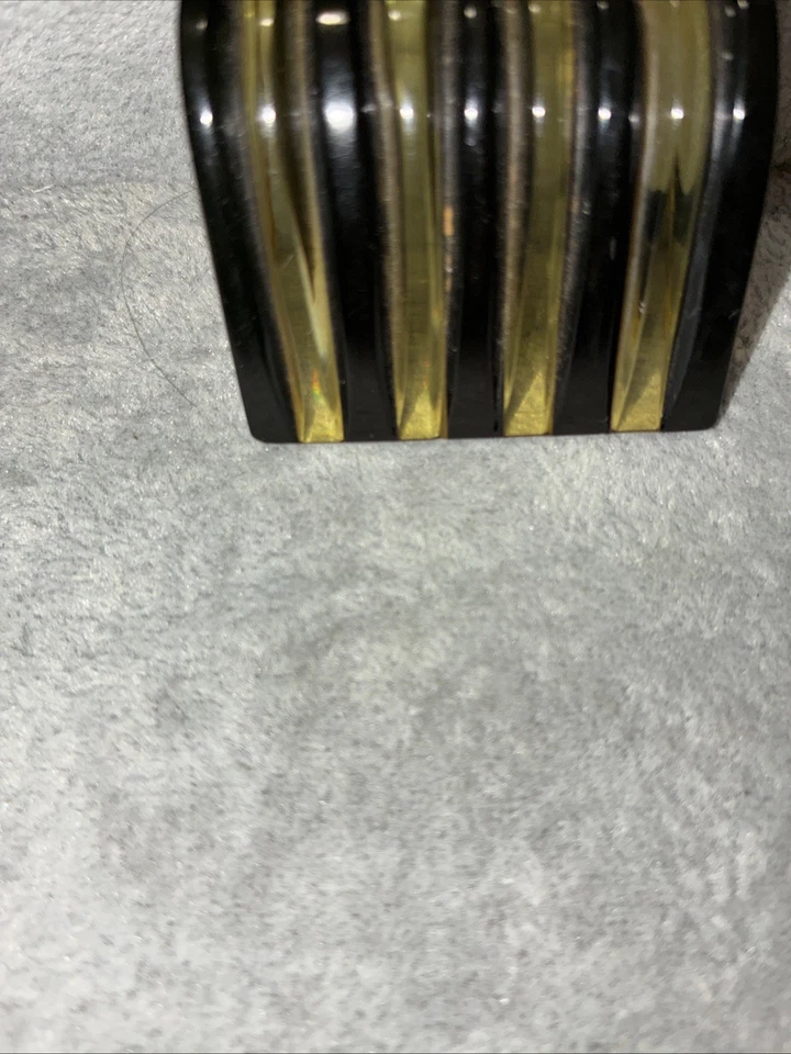 Botón de baquelita Art Deco vintage, triángulo acanalado a rayas de jugo negro y manzana Foto 4 de 4