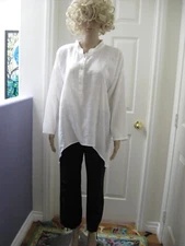 Match Point Linen White Tunic Blouse Size Small looks great with Bryn Walker