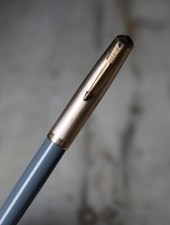 Rare Fountain Pen Parker 51 Vacumatic Blue Diamond in Gray Resin & Gold Pl.