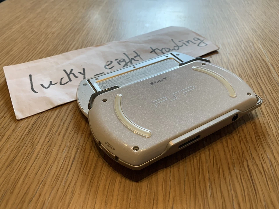 PSP Go Pearl White PSP N1000 PW Console only [H] - Image 2 of 4