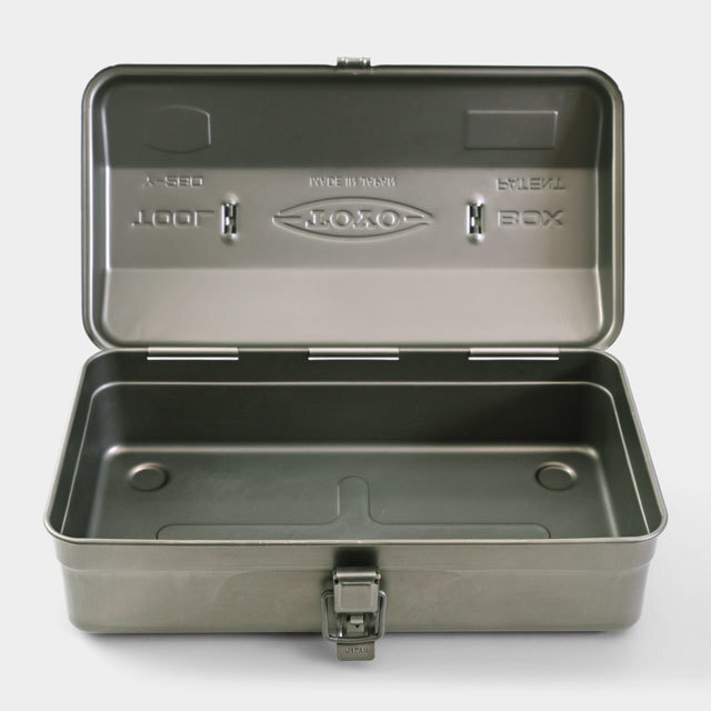 Grande Boîte à Outils Fabriquée En Plastique Pour Une Charge Maximale De 20 Kg Stanley