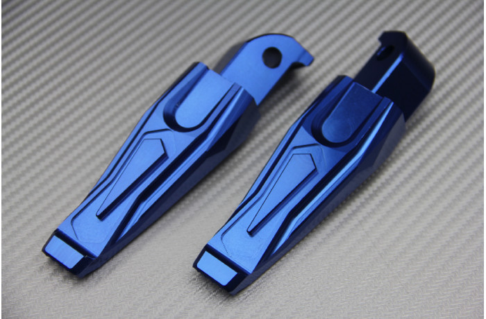 Pegs arrière bleus pour Yamaha MT-07 : sublimez vos balades à moto en duo