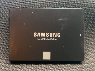 250GB Samsung 860 EVO interne SATA 6 GBit/s V-NAND SSD 2.5 Zoll MZ7LH250 C23