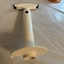 Vacu Vin Pineapple Slicer Corer Cutter Kitchen Tool Black White Fruit Plastic