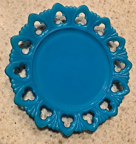 VINTAGE KEMBLE TURQUOISE BLUE OPALINE GLASS PLATE CLUB & SHELL OPEN LACE EDGE
