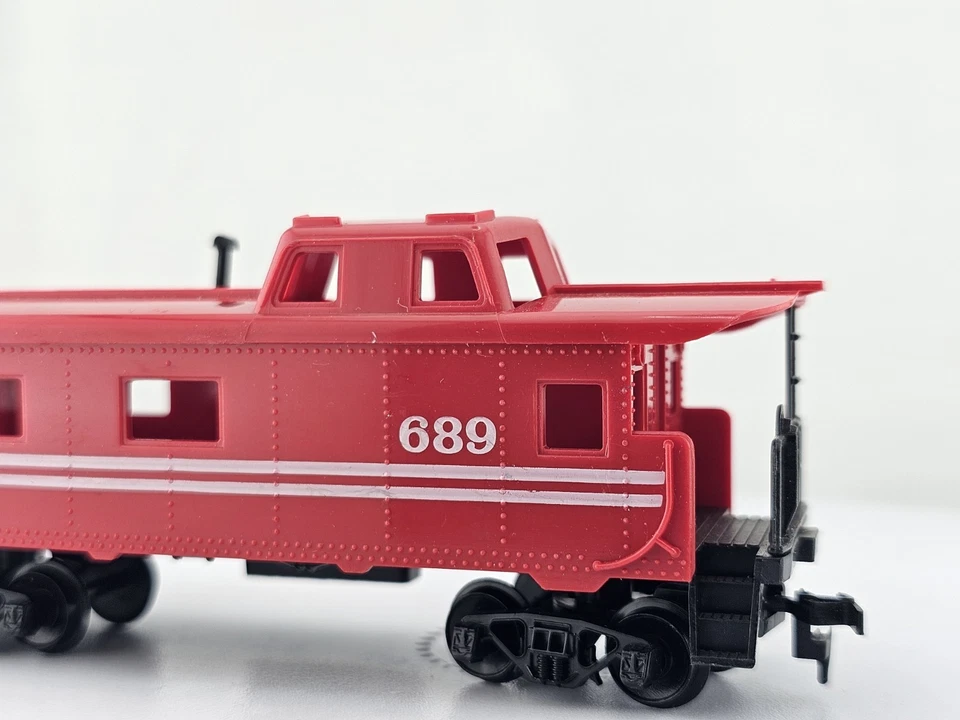 *READ Tyco HO Scale "689" Freight Train Caboose Car Model Railroad Rolling Stock - Image 2 of 4