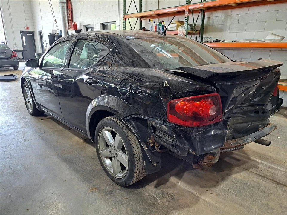 Cilindro maestro de freno trasero Avenger Sku #4187848 2013 Foto 3 de 4