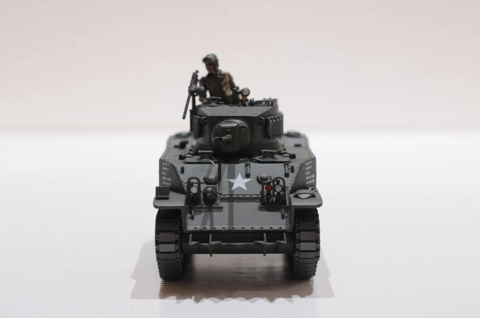 UNIMAX FORCES OF VALOR US M5 STUART TANK SCALE 1:32 PLASTIC MODEL WITH ACTION FI - Image 2 of 4