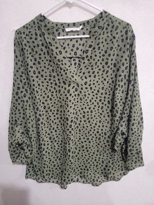Lush Warren Split Neck Blouse Plus Sz 2X Green Animal Print 3/4 Roll Tab Sleeve