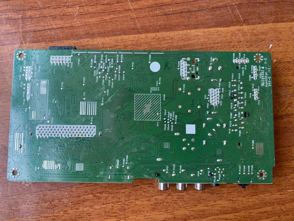 PLACA PRINCIPAL VESTEL 17MB55 PARA TV CELCUS DLED40125FHD Foto 4 de 4