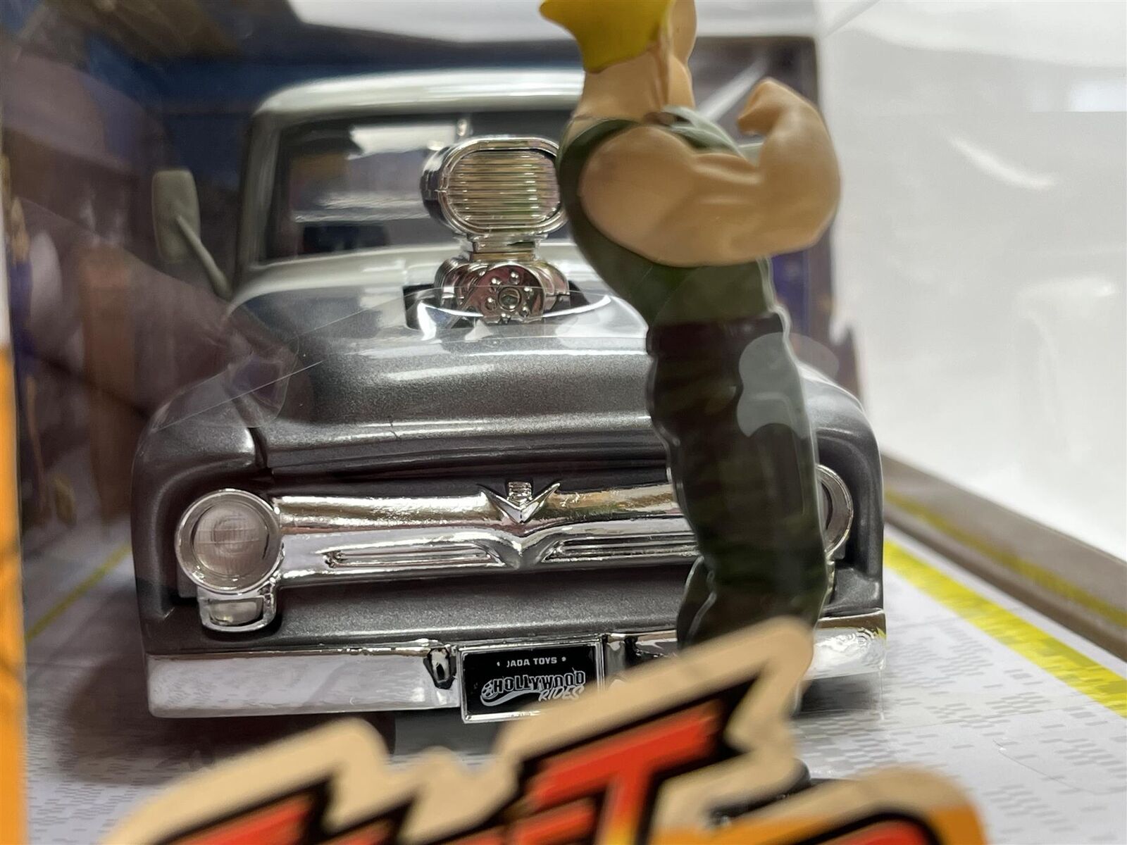 Street Fighter, Guile & 1956 Ford F-100, 1:24 Scale Vehicle & 2.75 Figure