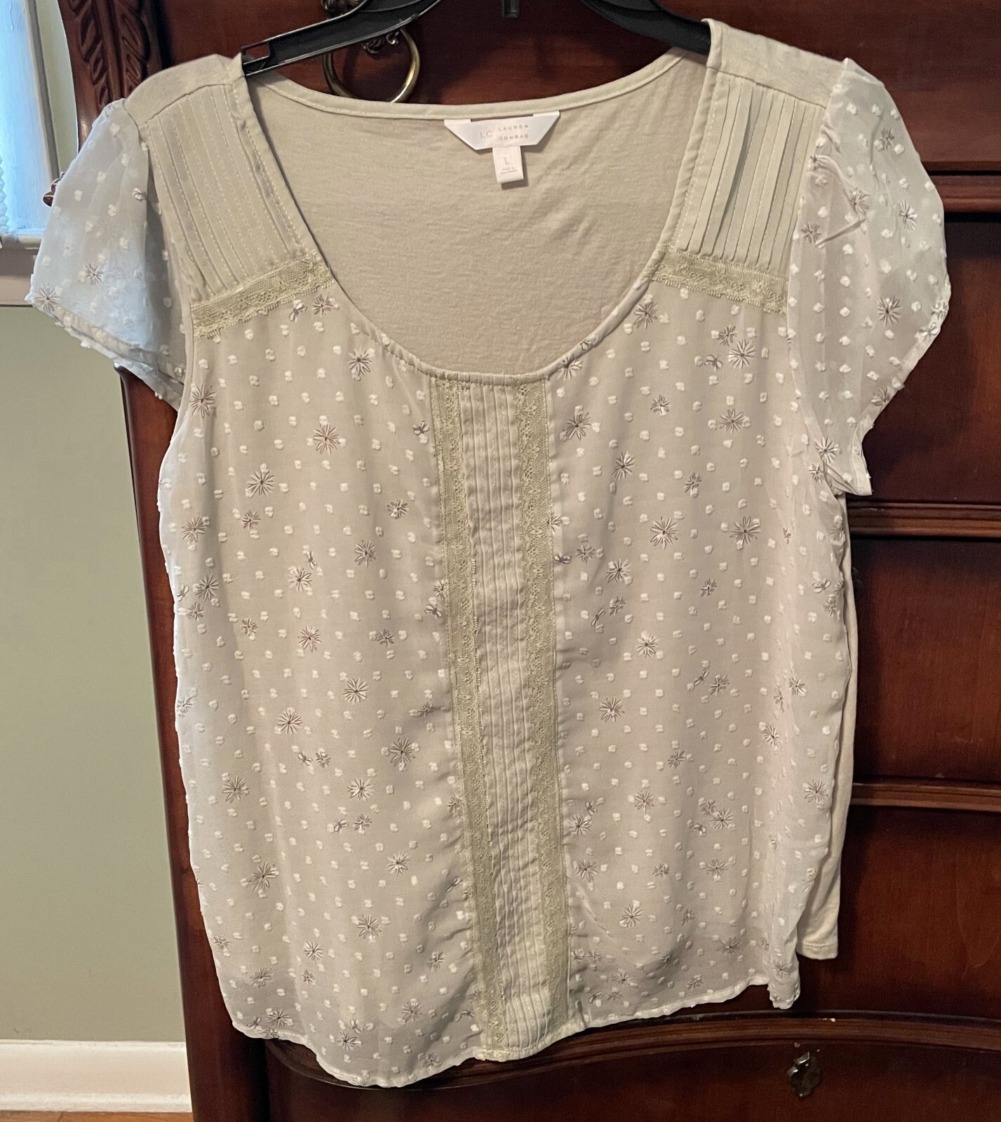 Lauren Conrad Top Womens L Soft Sage Green Swiss Dot Fairy Boho Prairie Blouse