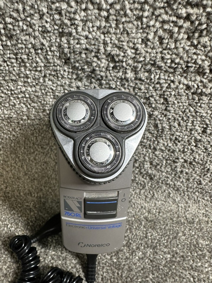 Vintage NORELCO 750RL ELECTRIC SHAVER With Cord Works Great Adjustable