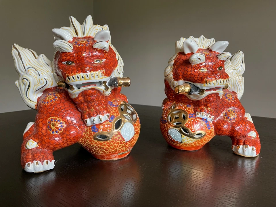Foo Dogs Okinawa Guardian Shisa Dogs Kutani Vintage Naranja Macho Descansando en Pelota Foto 2 de 4