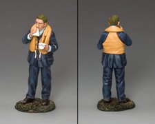 KING COUNTRY ROYAL AIR FORCE RAF057 R.A.F. PILOT DRINKING TEA