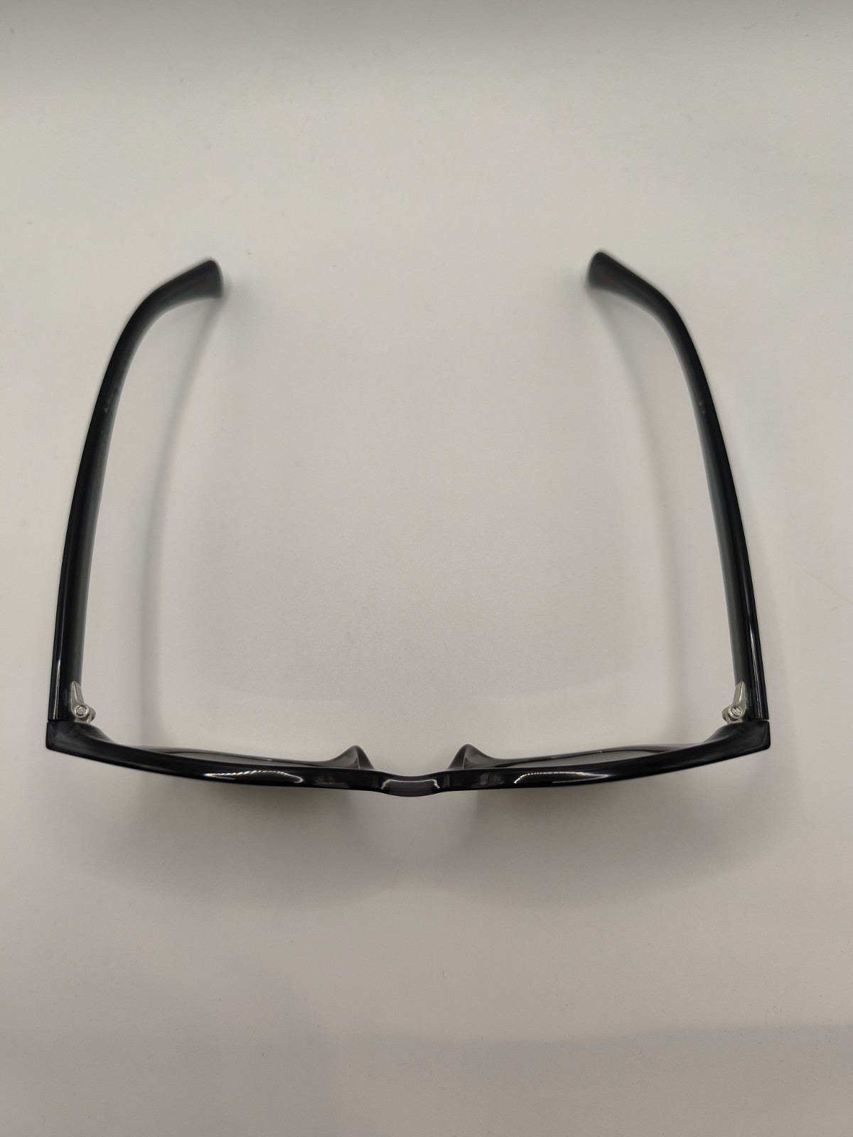 Brand New LEVI'S sunglasses With Cleaning Cloth And Branded Case image 3